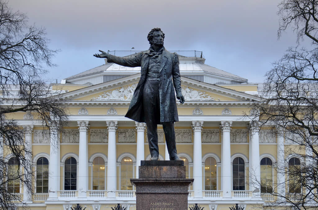 Памятник Пушкину в Петербурге